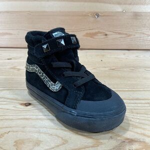 Vans Off The Wall Sk8 Hi-Top Skate Shoes
Toddler/Baby 6
Black Studded Leopard